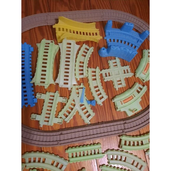 Thomas & Friends Trackmaster Mixed lot of 33 Track Pieces - Picture 6 of 6